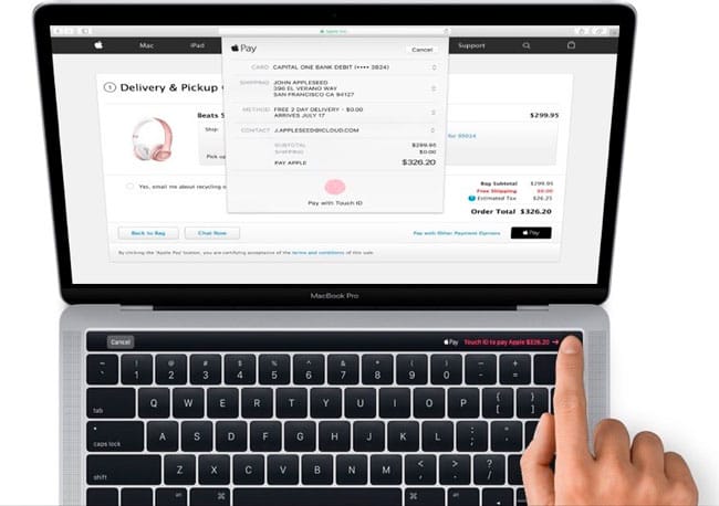 MacBook Pro aceptando pago a través de Touch ID