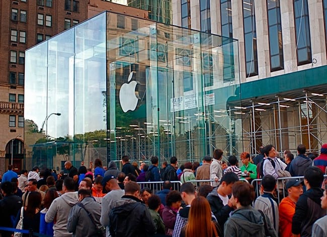 Colas en las Apple Store por la llegada del iPhone X